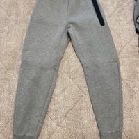 Nike pantaloni e felpa della tuta tech 