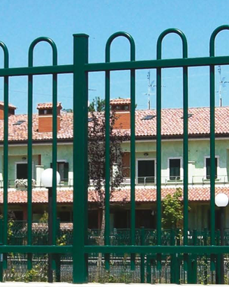 Ringhiera economica con punte arrotondate