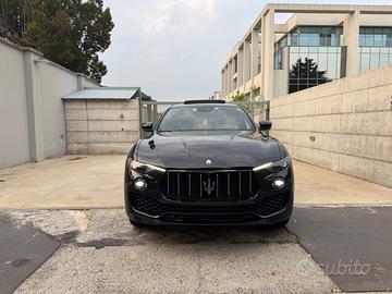 Maserati Levante v6 CarPlay 360