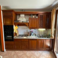 Cucina componibile in legno massiccio