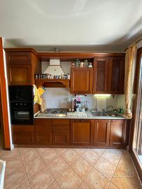 Cucina componibile in legno massiccio