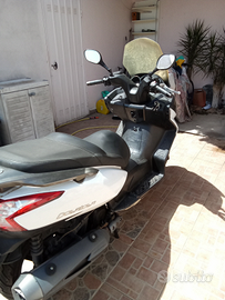 Scooter Kymco Downtown 300