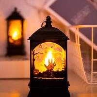 Lanterna horror halloween con zombie