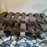 Tavolino artigianale fatto con un bancale