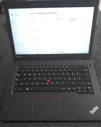 Notebook Lenovo Thinkpad L450 con docking station.