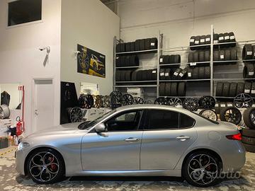 Cerchi Alfa Romeo raggio 19 DIFFERENZIATI NUOVI