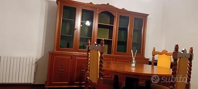 tavolo  7 sedie  credenza