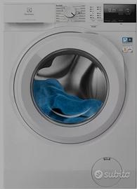 Lavatrice Electrolux 600 SensiCare 8kg imballata