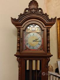 Orologio a pendolo antico