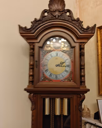 Orologio a pendolo antico