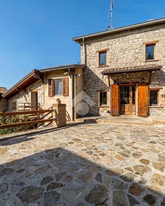 RUSTICO A CANOSSA