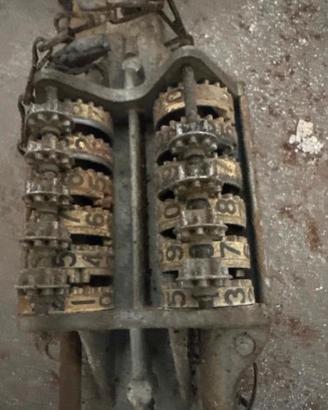 Contatore meccanico industriale vintage a rulli
