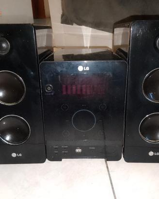 RADIO LG/lettore DVD  BEN FUNZIONANTE 