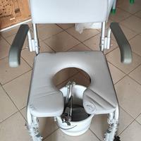 Sedia comoda da bagno per anziani