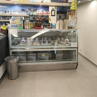 Bar completo Vetrine espositive, retrobanco