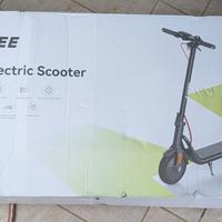 Monopattino Navee Electric Scooter V50 nuovo