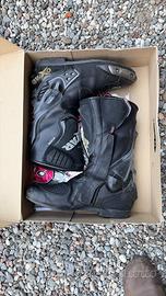 Stivali moto pelle e gore tex