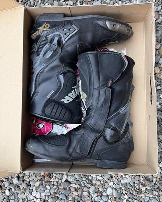 Stivali moto pelle e gore tex