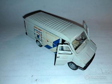 Old cars Iveco Daily  1/43