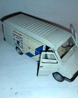Old cars Iveco Daily  1/43