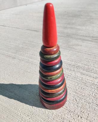 Piramide in legno rompicapo per bambini 