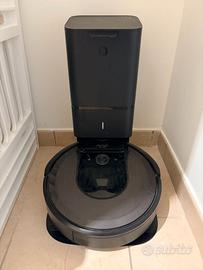 iRobot Roomba i7+ con base svuotamento automatico