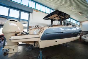 INVICTUS GT280S con coppia Yamaha F200XCA USATA