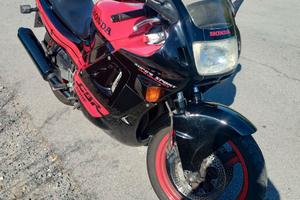 Honda cbr 600 del 1988 targa oro Fmi