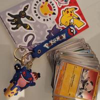 80 carte pokemon e gadget 