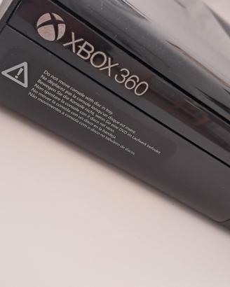 Xbox 360 E – Console + 3 controller originali