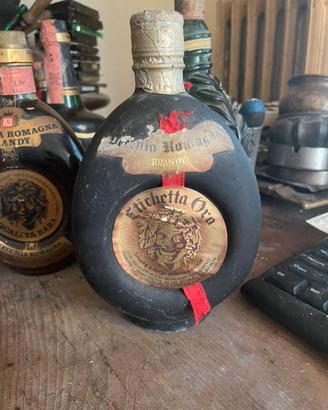 Etichetta oro vecchia romagna Brandy