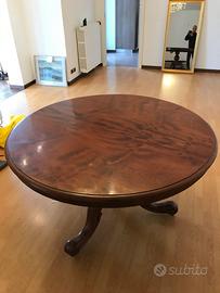 Tavolo rotondo inglese