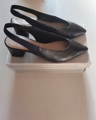 Scarpe nere con tacco Tamaris