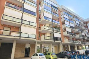 BIVANI CON CANTINA E POSTO AUTO ZONA ARCADE