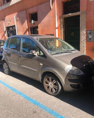 Lancia Musa 1.4 benzina 95 CV, color tortora