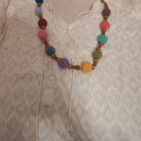 Collana fatta all'uncinetto