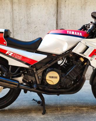 Yamaha FZ 750 1FN – 1985 – Targa Oro ASI