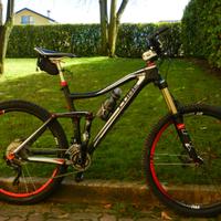 MOUNTAN  BIKE  CUBE  STEREO  CARBONIO