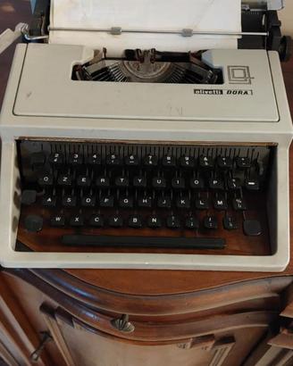 Macchina per scrivere vintage OLIVETTI DORA