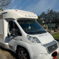 Laika semi -integrale con garage