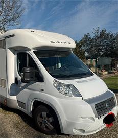 Laika semi -integrale con garage