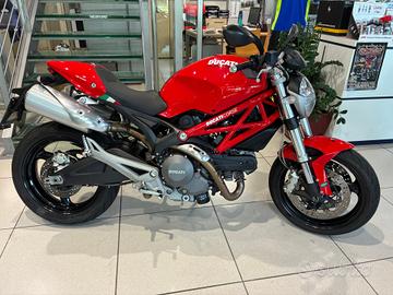 Ducati Monster 696