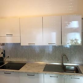 Cucina completa con Piano a induzione  .