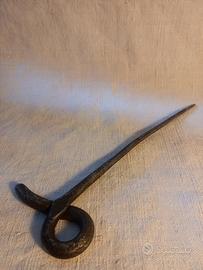 Spannocchiatore in ferro battuto, antico.