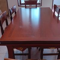 tavolo in legno con 6 sedie