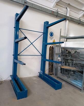 Scaffale porta barre