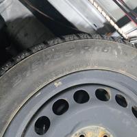 Pirelli 215/55/16 4 stagioni + cerchi