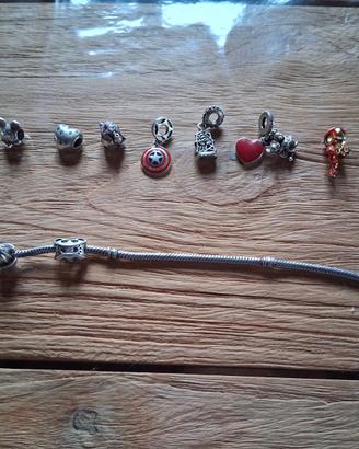 Braccialetto Pandora con 11 Charms