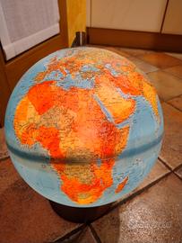 mappamondo illuminato 