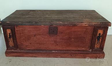 Cassapanca antica in legno, Veneto